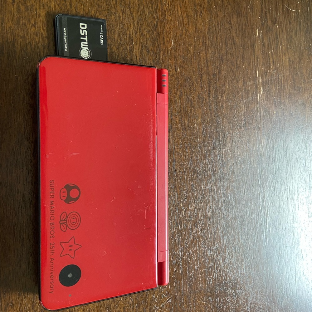 Super Mario dsi xl with dstwo supercard